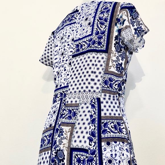 Lucca Couture midi dress blue and white paisley - Picture 5 of 8